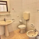 Di Meri Daire
